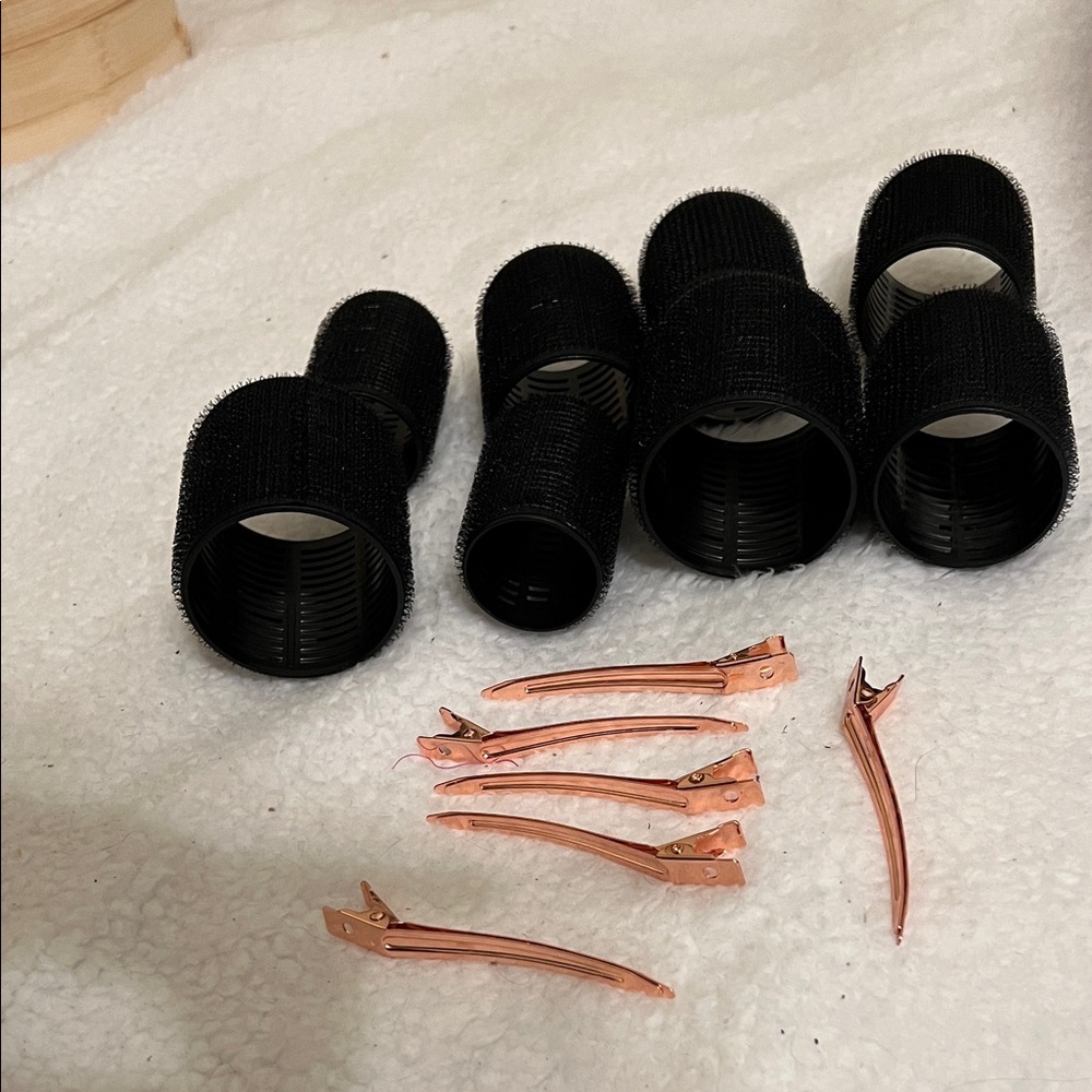Kitsch Black Hair Rollers with Rose Gold Clips - Picture 2 of 3